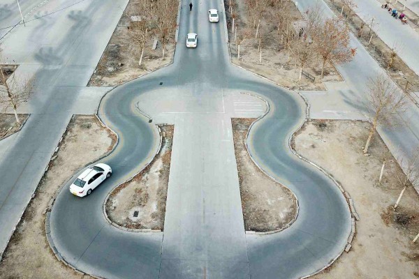 Несколько часов практики и отсутствие теории: как сдают на права в разных странах Несколько часов практики и отсутствие теории: как сдают на права в разных странах