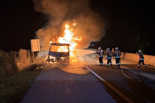 В Австрии сгорел фургон, на котором ехал белорус
